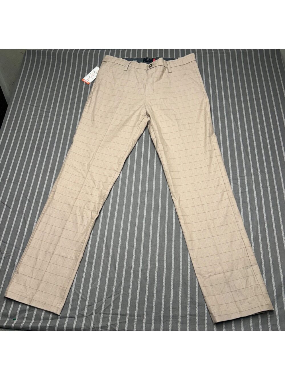 Dockers Workday Khaki Smart 360 Flex pants in a slim fit Men's 34x34